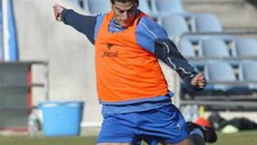 <b>A PUNTO. </B>Riki puede reaparecer frente a Osasuna tras más de un mes lesionado.