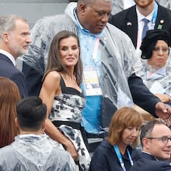 El vestido de doble escote de la reina Letizia para la inauguración de los Juegos Olímpicos