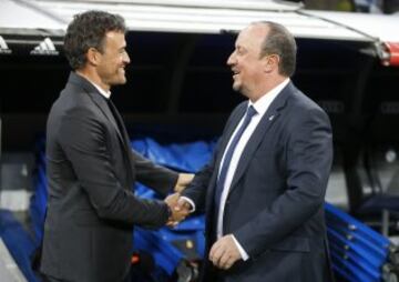 Saludo de los entrenadores del Barcelona y Real Madrid, Luis Enrique y Rafa Benitez