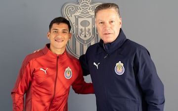 9,90 millones de euros - Galaxy a Chivas