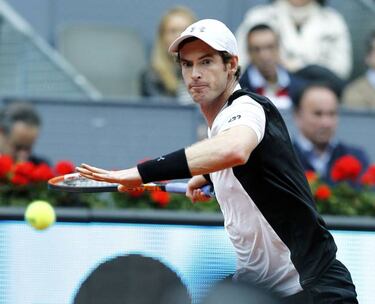 Djokovic beats Nishikori to set up tasty final with Andy Murray