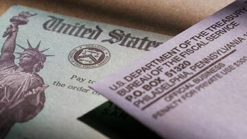 El envío del tercer cheque de estímulo y pagos plus-up ha terminado. ¿Qué hay del cuarto cheque? ¿Quiénes recibirán otro pago en 2022? Aquí los detalles.
