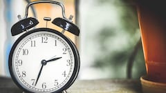 Which way to adjust your clock for Daylight Saving Time
