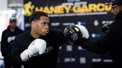 Devin Haney entrenando en el 'media day' de su combate con Ryan García.