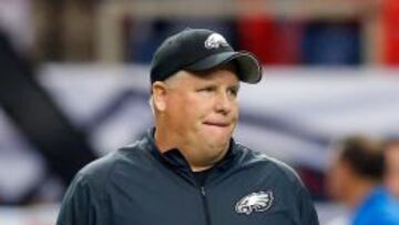 Caras largas, resignación, profunda tristeza... Chip Kelly miraba de todas las formas posibles, pero era incapaz de encontrar soluciones.