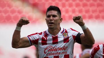 Chivas tiene que venir de atr&aacute;s para darle vuelta al marcador. Luego de perder el duelo del orgullo ante Am&eacute;rica, al equipo tapat&iacute;o le urge una victoria, que consigue con sufrimiento.