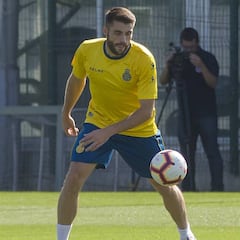 David López ya toca balón pero Hermoso se entrena al margen