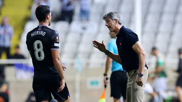 Nicosia (Cyprus), 27/10/2022.- Real Sociedad head coach Imanol Alguacil reacts during the UEFA Europa League group E soccer match between Omonoia and Real Sociedad, in Nicosia, Cyprus, 27 October 2022. (Chipre) EFE/EPA/SAVVIDES PRESS
