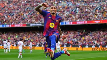 Raphinha celebra el 1-0 al Sevilla. 