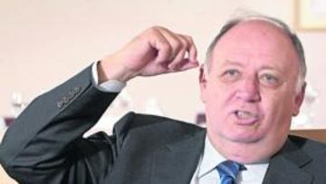 <b>SALIDAS. </b>Llaneza no descarta que haya movimiento antes del cierre del mercado.