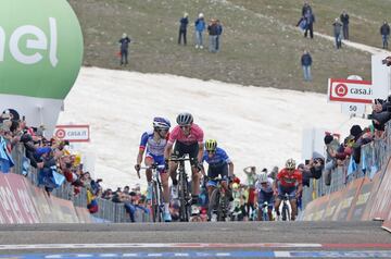 Simon Yates fue el ganador de la etapa.