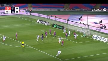 Esto se vio por TV justo antes del gol del Leganés al Barça: dice mucho...