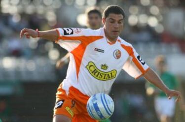 “El nivel en Chile es malo, tocamos fondo; uno se aburre viendo los partidos del Torneo Nacional”