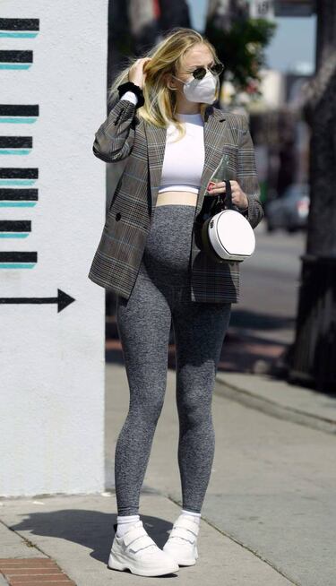 ¡Las primeras imágenes de Sophie Turner y su avanzado embarazo!