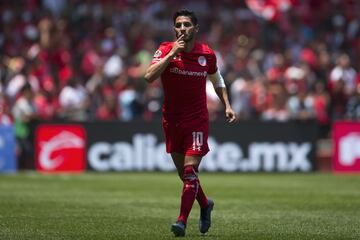 Al jugador de Toluca nunca le ha dado miedo decir lo que piensa, aunque esto a veces le llega a causar algunos problemas. De la misma forma, Zlatan es capaz de asegurar cosas como que la Torre Eiffel debió ser remplazada por una estatua de su figura cuando dejó de ser futbolista del PSG