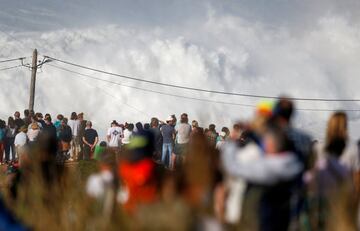 Las olas de Epsilon en Nazaré.