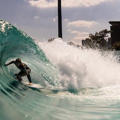 Rompen las primeras olas en la laguna artificial más grande del mundo
