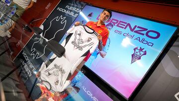 Lorenzo Aguado es presentado con el Albacete.