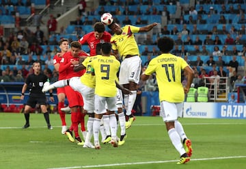 Partido de mucha lucha en todas las líneas.  Mira las mejores imágenes del partido de octavos de final entre Colombia e Inglaterra 