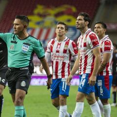 Las polémicas arbitrales de Fernando Guerrero que marcaron al Clásico Tapatío