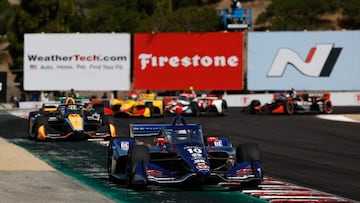 Álex Palou lidera la carrera de la IndyCar en Laguna Seca.