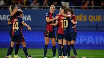 Soccer Football - Women's Champions League - Group D - FC Barcelona v Hammarby - Estadi Johan Cruyff, Barcelona, Spain - October 16, 2024 Barcelona's Claudia Pina celebrates scoring their fifth goal with teammates REUTERS/Albert Gea