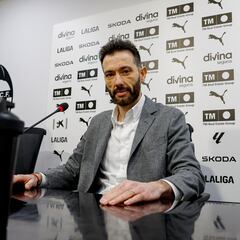 Corberán: “Es una gran responsabilidad entrenar al Valencia como valenciano”