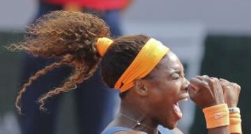 Serena Williams celebra su victoria en Roland Garros 2013 frente a la rusa María Sharapova