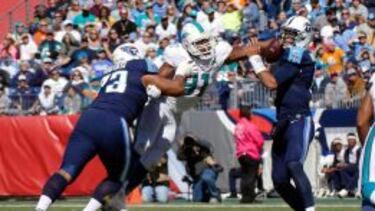 Cameron Wake, DE de Miami Dolphins, logró 4 sacks en el triunfo de su equipo.