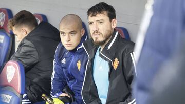 Pombo, en el banquillo durante el partido contra el Huesca.