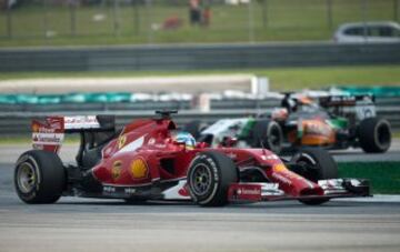 Fernando Alonso durante la carrera de fórmula uno del Gran Premio de Malaisia, en el Circuito Internacional de Sepang.