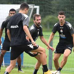 El Deportivo suspende su primer amistoso por un positivo