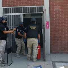 Demolición de casa narco en La Florida termina en esto: incendio, balazos, piedras y graves enfrentamientos