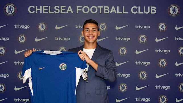 Nombres que sobrevuelan las últimas horas del mercado: Washington, Petkov, Raba...