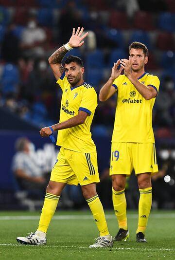 Ha anunciado su retirada.