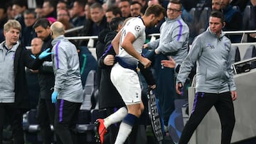 Kane off injured in Tottenham's clash with Manchester City