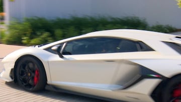 Hazard llegó a Valdebebas con nuevo coche: un Lamborghini valorado en medio millón de €