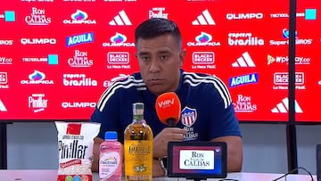 César Farías, DT de Junior, analiza la derrota ante Envigado.