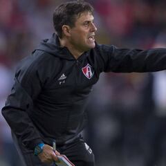 Hoyos es despedido de Atlas en medio de lapidarias críticas