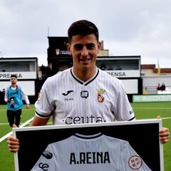 Alberto Reina, primer fichaje del Mirandés para la temporada 2023-24