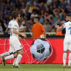 Italia liquida a Grecia a domicilio y vuelve a ilusionarse