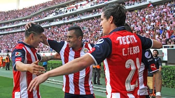 Guadalajara se pinta de rojiblanco; Chivas, a semifinales