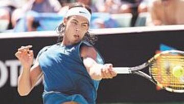 <b>PANTALÓN PIRATA. </b>Por exigencias de patrocinio, Nadal lució este modelito de pantalón pirata.