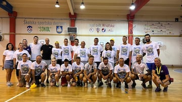 Dani Olmo, en uno de sus proyectos sociales en Croacia. (Common Goal).