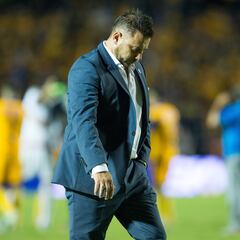 Antonio Mohamed nunca le ganó a Tigres en el “Volcán” como DT de Rayados