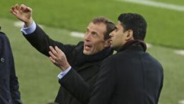 Emilio Butragueño conversa con el jeque Nasser al-Khelaifi presidente del París Saint-Germain antes del encuentro de Champions League del pasado martes.