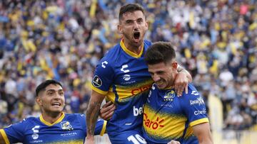 Futbol, Everton vs Monagas.
Copa Libertadores 2022.
El jugador de Everton Lucas Di Yorio, derecha, celebra con sus companeros su gol contra Monagas durante el partido de ida de la fase dos de la Copa Libertadores disputado en el estadio Sausalito de Vin