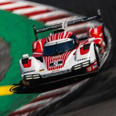 Y Porsche se estira en Spa