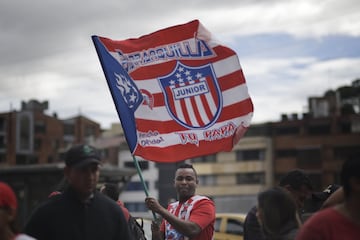 Los hinchas de los dos finalistas, Pasto y Junior, de la Liga Águila-II 2019 adornaron la previa del partido que se definirá en Bogotá a las 7:45 p.m.