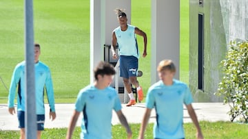 Nico Williams en un entrenamiento con el Athletic.